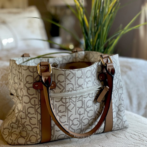 CALVIN KLEIN Monogram Satchel - Picture 1 of 5